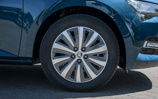 Skoda Superb cena 183900 przebieg: 5, rok produkcji 2024 z Borne Sulinowo małe 436